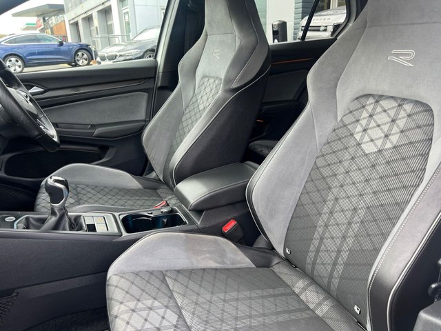 2022 Volkswagen Golf 1.5L R-Line 5dr - Photo 9