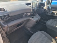 USED 2023 72 VAUXHALL Combo Life Electric 50kWh SE XL MPV 5dr Electric Auto (7.4kW Charger) (136 ps) 