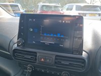 USED 2023 72 VAUXHALL Combo Life Electric 50kWh SE XL MPV 5dr Electric Auto (7.4kW Charger) (136 ps) 