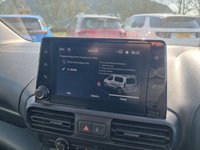 USED 2023 72 VAUXHALL Combo Life Electric 50kWh SE XL MPV 5dr Electric Auto (7.4kW Charger) (136 ps) 