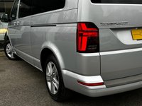 USED 2020 70 VOLKSWAGEN TRANSPORTER SHUTTLE 2.0 TDI SE Minibus Double Cab 5dr Diesel DSG LWB Euro 6 (s/s) (150 ps) 
