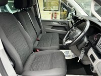 USED 2020 70 VOLKSWAGEN TRANSPORTER SHUTTLE 2.0 TDI SE Minibus Double Cab 5dr Diesel DSG LWB Euro 6 (s/s) (150 ps) 