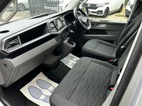USED 2020 70 VOLKSWAGEN TRANSPORTER SHUTTLE 2.0 TDI SE Minibus Double Cab 5dr Diesel DSG LWB Euro 6 (s/s) (150 ps) 