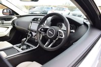 USED 2021 21 JAGUAR XE 2.0 P250i R-Dynamic SE Saloon 4dr Petrol Auto Euro 6 (s/s) (250 ps) PAN ROOF / 1 OWNER / LOW MILES