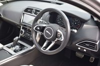 USED 2021 21 JAGUAR XE 2.0 P250i R-Dynamic SE Saloon 4dr Petrol Auto Euro 6 (s/s) (250 ps) PAN ROOF / 1 OWNER / LOW MILES