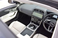 USED 2021 21 JAGUAR XE 2.0 P250i R-Dynamic SE Saloon 4dr Petrol Auto Euro 6 (s/s) (250 ps) PAN ROOF / 1 OWNER / LOW MILES