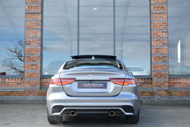 2021 Jaguar Xe 2L R-Dynamic Se 4dr - Photo 6