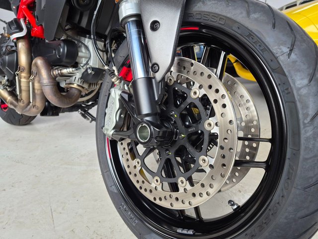View our DUCATI Monster 797