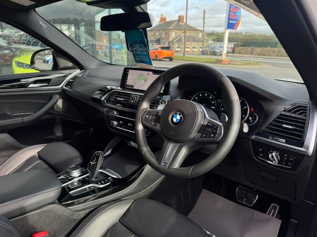 2019 BMW X4 2019 2.0 20d M Sport SUV 5dr Diesel Auto xDrive Euro 6 (s/s) (190 ps) * HUGE SPEC LIST * HARMAN KARDON SOUND * HEATED VERNASCA LEATHER * ADAPTIVE LED LIGHTS * 21" ALLOY WHEELS * REAR CAMERA * AMBIENT LIGHTING * CRUISE CONTROL * FRONT + REAR PARKING SENSORS * 6.5" DISPLAY * M SPORT BRAKING * SUN PROTECTION GLAZING * ALPINE WHITE * M SPORT SUSPENSION * BLUETOOTH * AUTOMATIC TAILGATE * DAB * SAT NAV * STUNNING THROUGHOUT * - Photo 5