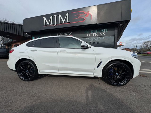 2019 BMW X4 2019 2.0 20d M Sport SUV 5dr Diesel Auto xDrive Euro 6 (s/s) (190 ps) * HUGE SPEC LIST * HARMAN KARDON SOUND * HEATED VERNASCA LEATHER * ADAPTIVE LED LIGHTS * 21" ALLOY WHEELS * REAR CAMERA * AMBIENT LIGHTING * CRUISE CONTROL * FRONT + REAR PARKING SENSORS * 6.5" DISPLAY * M SPORT BRAKING * SUN PROTECTION GLAZING * ALPINE WHITE * M SPORT SUSPENSION * BLUETOOTH * AUTOMATIC TAILGATE * DAB * SAT NAV * STUNNING THROUGHOUT * - Photo 10
