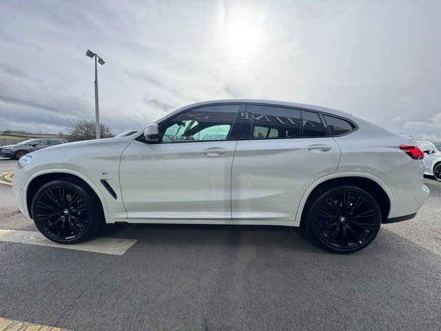 2019 BMW X4 2019 2.0 20d M Sport SUV 5dr Diesel Auto xDrive Euro 6 (s/s) (190 ps) * HUGE SPEC LIST * HARMAN KARDON SOUND * HEATED VERNASCA LEATHER * ADAPTIVE LED LIGHTS * 21" ALLOY WHEELS * REAR CAMERA * AMBIENT LIGHTING * CRUISE CONTROL * FRONT + REAR PARKING SENSORS * 6.5" DISPLAY * M SPORT BRAKING * SUN PROTECTION GLAZING * ALPINE WHITE * M SPORT SUSPENSION * BLUETOOTH * AUTOMATIC TAILGATE * DAB * SAT NAV * STUNNING THROUGHOUT * - Photo 11