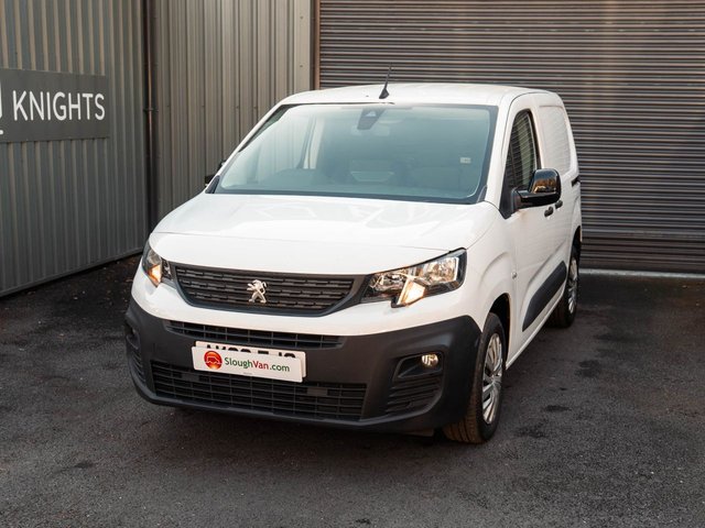 PEUGEOT PARTNER 1.5 BlueHDi 1000 Professional Premium Standard Panel Van 5dr Diesel Manual SWB Euro 6 (100 bhp) - Photo 4