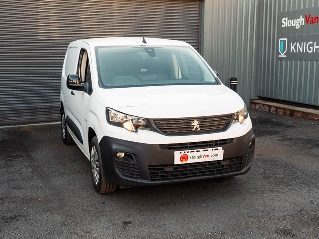 PEUGEOT PARTNER 1.5 BlueHDi 1000 Professional Premium Standard Panel Van 5dr Diesel Manual SWB Euro 6 (100 bhp) - Photo 2