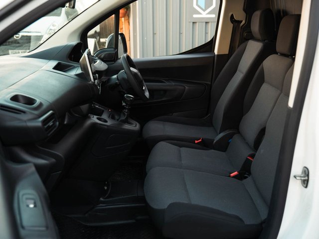 PEUGEOT PARTNER 1.5 BlueHDi 1000 Professional Premium Standard Panel Van 5dr Diesel Manual SWB Euro 6 (100 bhp) - Photo 12