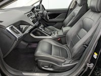 USED 2019 69 JAGUAR I-PACE 400 90kWh SE SUV 5dr Electric Auto 4WD (400 ps) 20'' ALLOY WHEELS , PAN ROOF ,  FRONT AND REAR PARKING SENSORS , REAR REVERSE CAMERA , APPLE CARPLAY - ANDROID AUTO , SAT NAV , MERIDIAN SOUD SYSTEM