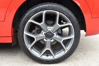 USED 2020 20 FIAT 500X 1.3 FireFly Turbo Sport SUV 5dr Petrol DCT Euro 6 (s/s) (150 ps) 1 Former Keeper | Full Fiat Service History | Apple CarPlay | Reversing Camera | 19" Alloy Wheels in Black | Sporty Red with Black Roof | Fabric Technoleather | Automatic | ULEZ Free | Lane Assist | MOT Valid (18/06/2026)