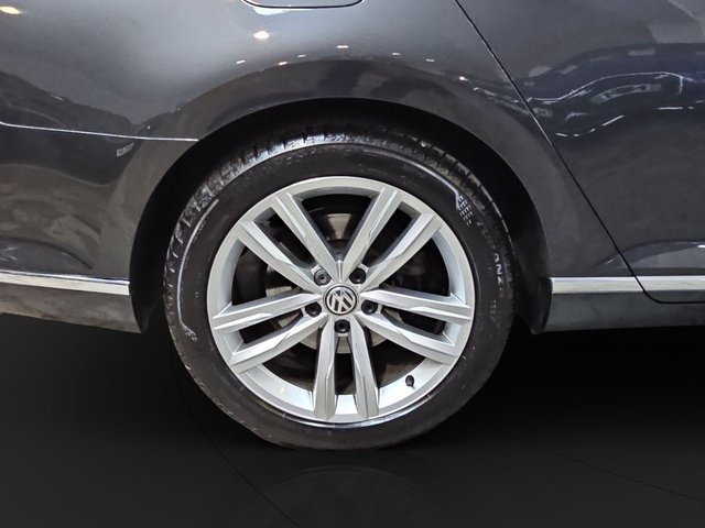 2019 Volkswagen Passat 1.5L Gt 4dr - Photo 9