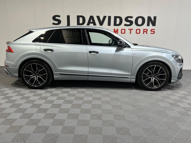 View our AUDI Q8