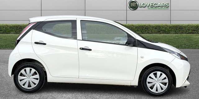 2015 TOYOTA AYGO - Photo 2