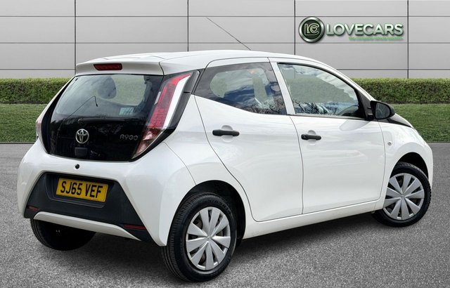 2015 TOYOTA AYGO - Photo 5