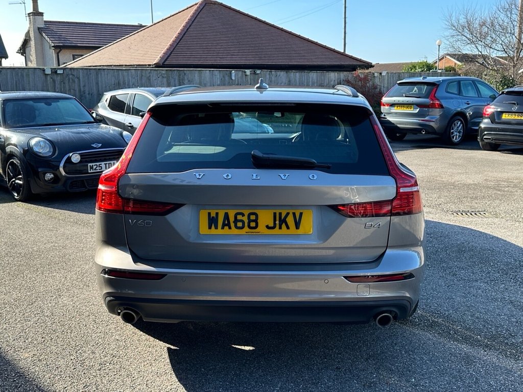 USED 2018 68 VOLVO V60 2.0 D4 Momentum Estate 5dr Diesel Auto Euro 6 (s/s) (190 ps) Navigation Lane Assist High Spec