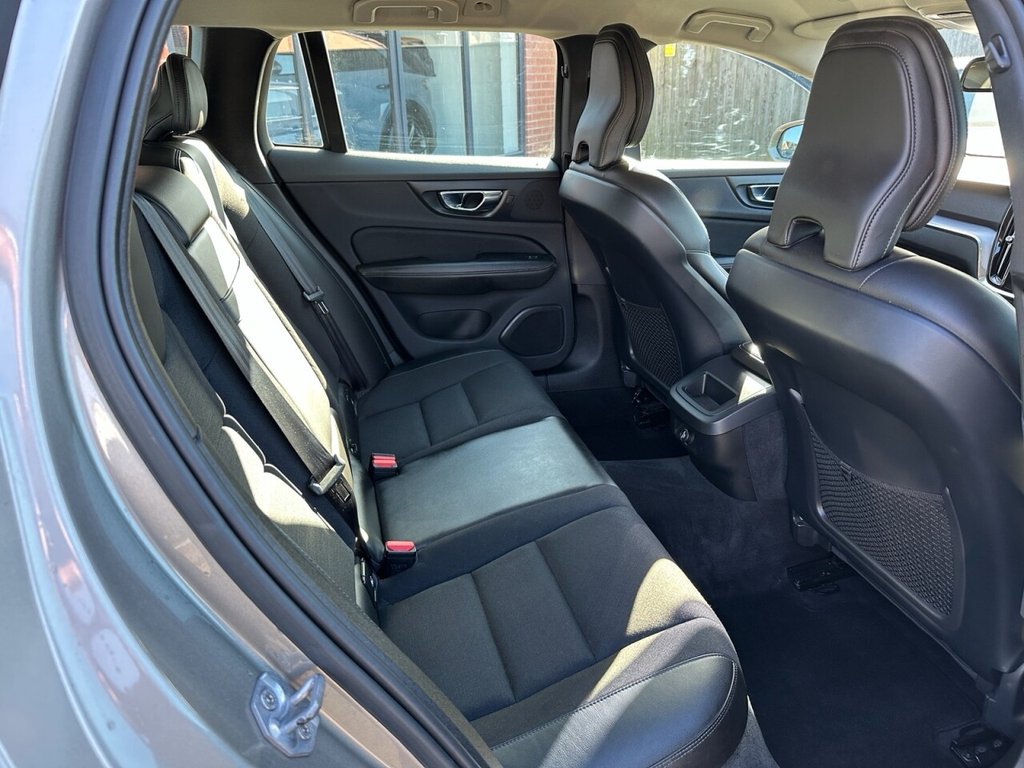 USED 2018 68 VOLVO V60 2.0 D4 Momentum Estate 5dr Diesel Auto Euro 6 (s/s) (190 ps) Navigation Lane Assist High Spec