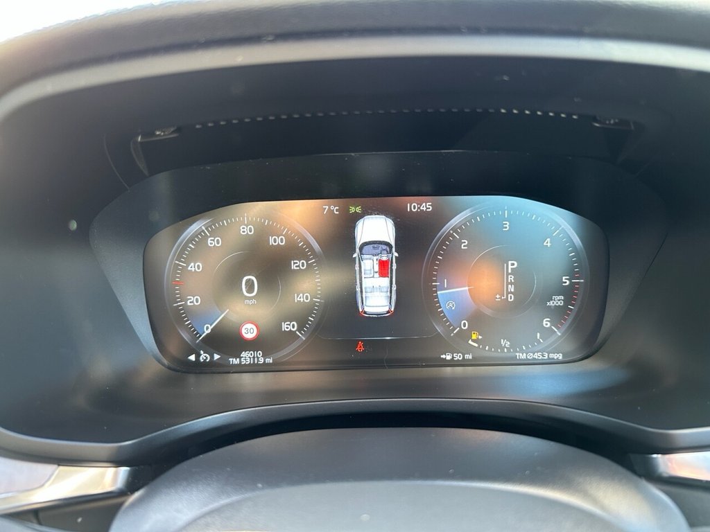 USED 2018 68 VOLVO V60 2.0 D4 Momentum Estate 5dr Diesel Auto Euro 6 (s/s) (190 ps) Navigation Lane Assist High Spec