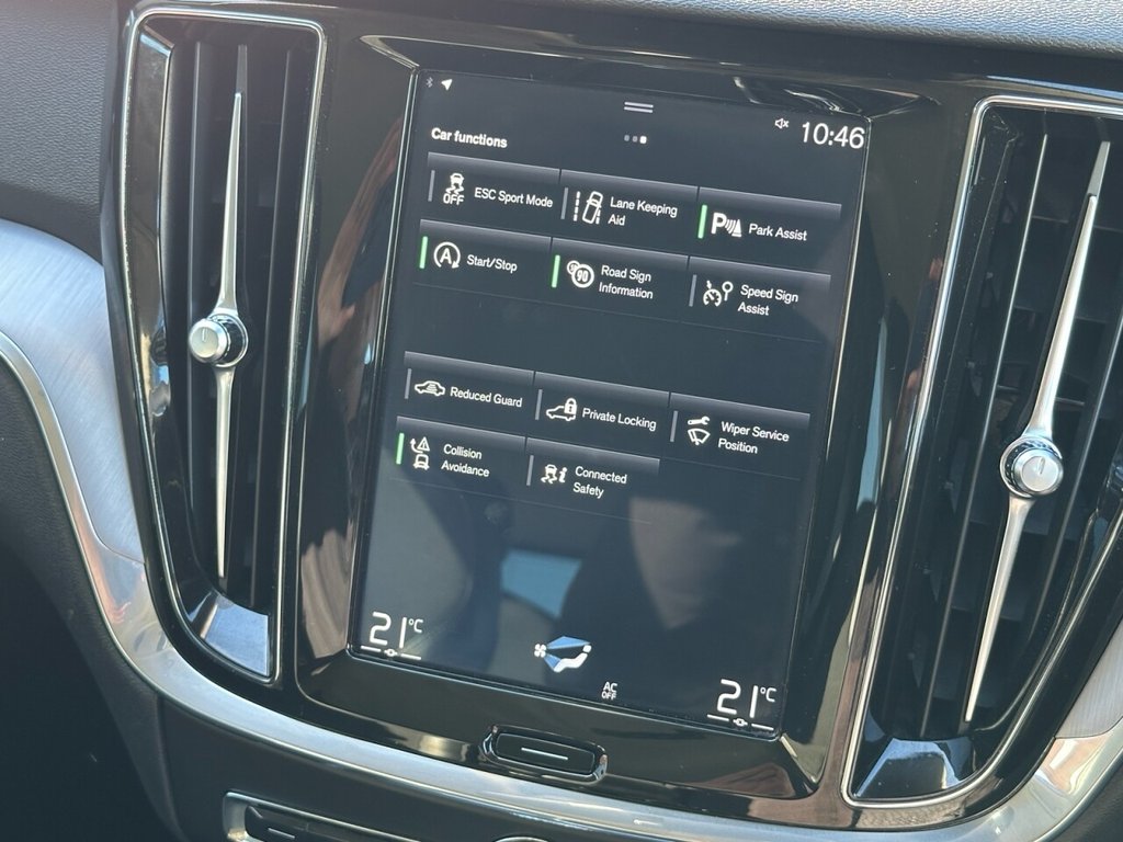USED 2018 68 VOLVO V60 2.0 D4 Momentum Estate 5dr Diesel Auto Euro 6 (s/s) (190 ps) Navigation Lane Assist High Spec
