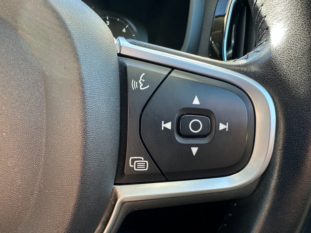 USED 2018 68 VOLVO V60 2.0 D4 Momentum Estate 5dr Diesel Auto Euro 6 (s/s) (190 ps) Navigation Lane Assist High Spec