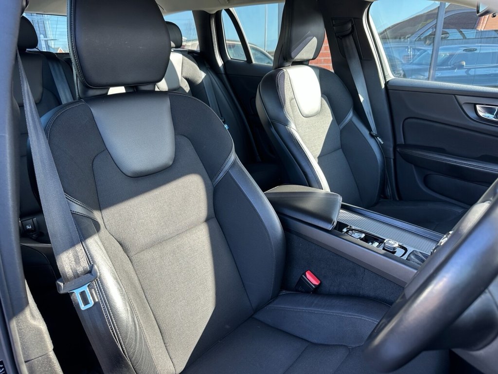 USED 2018 68 VOLVO V60 2.0 D4 Momentum Estate 5dr Diesel Auto Euro 6 (s/s) (190 ps) Navigation Lane Assist High Spec