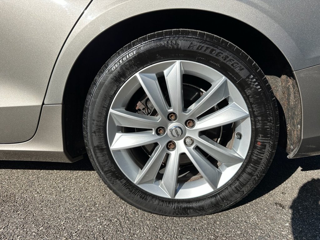 USED 2018 68 VOLVO V60 2.0 D4 Momentum Estate 5dr Diesel Auto Euro 6 (s/s) (190 ps) Navigation Lane Assist High Spec
