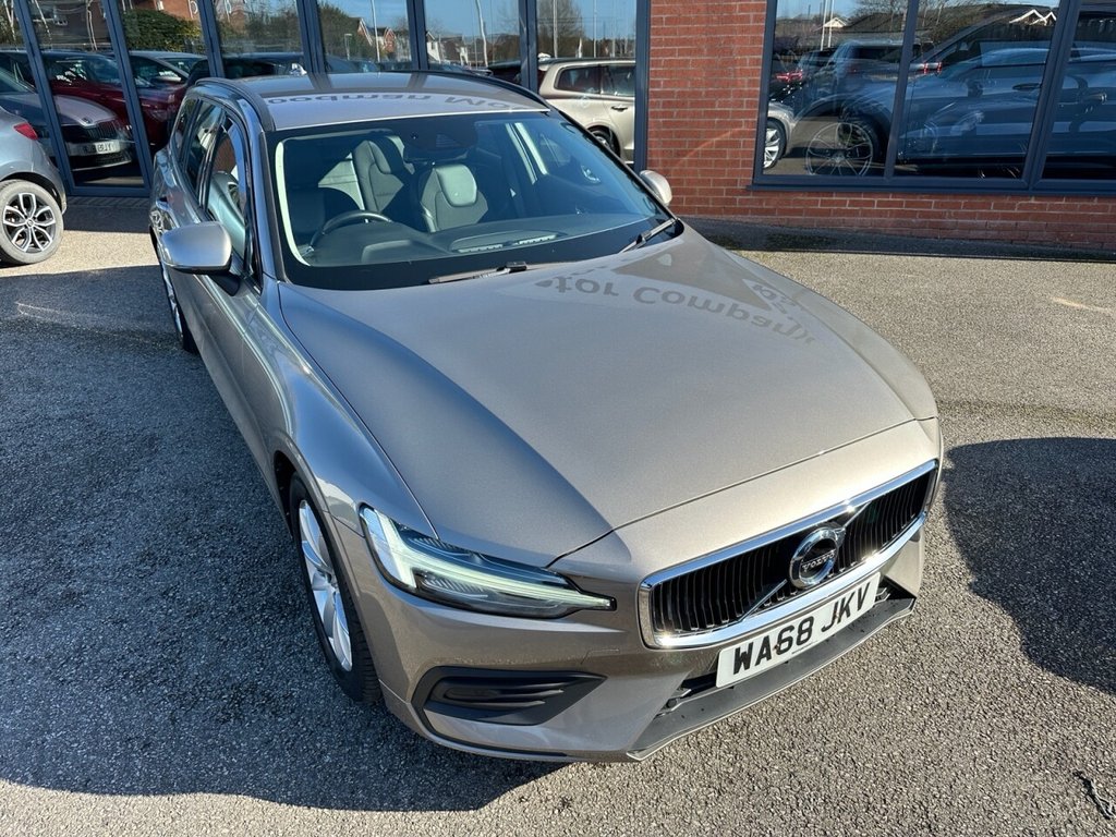 USED 2018 68 VOLVO V60 2.0 D4 Momentum Estate 5dr Diesel Auto Euro 6 (s/s) (190 ps) Navigation Lane Assist High Spec
