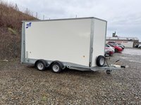 USED TRAILER BOX VAN IVOR WILLIAMS DOUBLE AXLE BOX TRAILER WITH RAMP DOORS