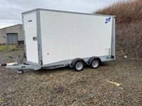 USED TRAILER BOX VAN IVOR WILLIAMS DOUBLE AXLE BOX TRAILER WITH RAMP DOORS