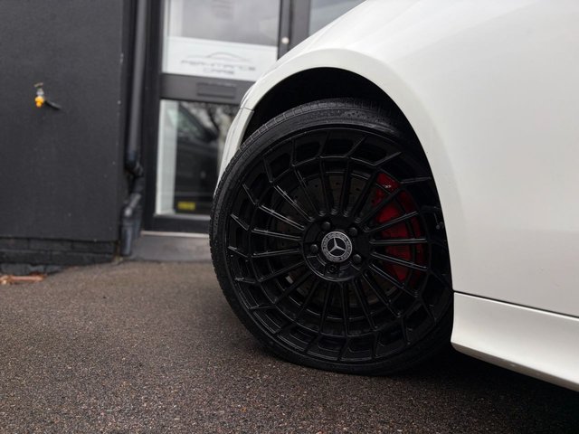 2018 Mercedes-Benz E-CLASS - Photo 3