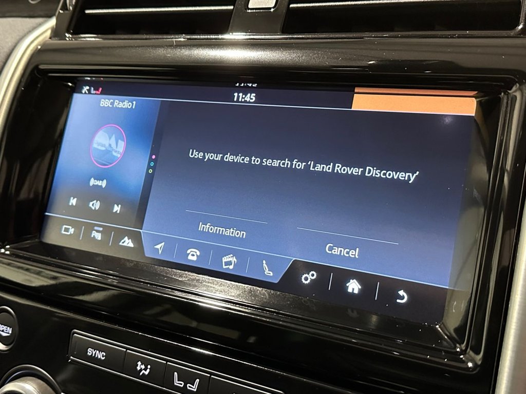 USED 2017 17 LAND ROVER DISCOVERY 3.0 TD V6 HSE SUV 5dr Diesel Auto 4WD Euro 6 (s/s) (258 ps) 