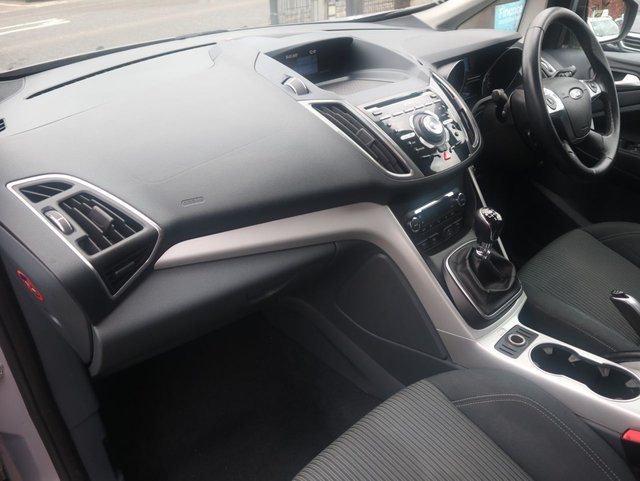 2011 Ford Grand C-Max 1L Titanium 5dr - Photo 11