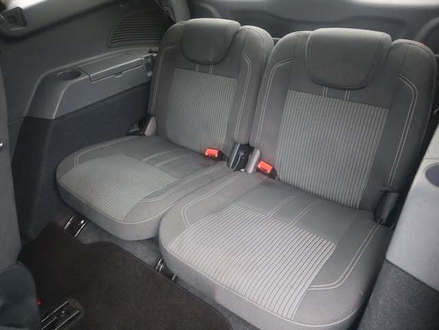 2011 Ford Grand C-Max 1L Titanium 5dr - Photo 12