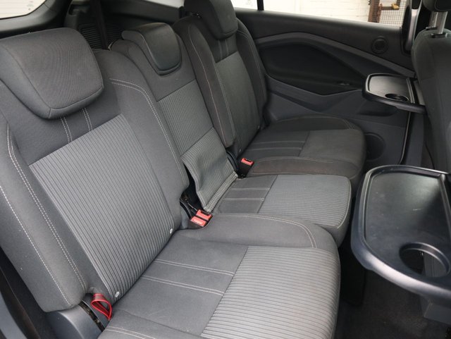 2011 Ford Grand C-Max 1L Titanium 5dr - Photo 6