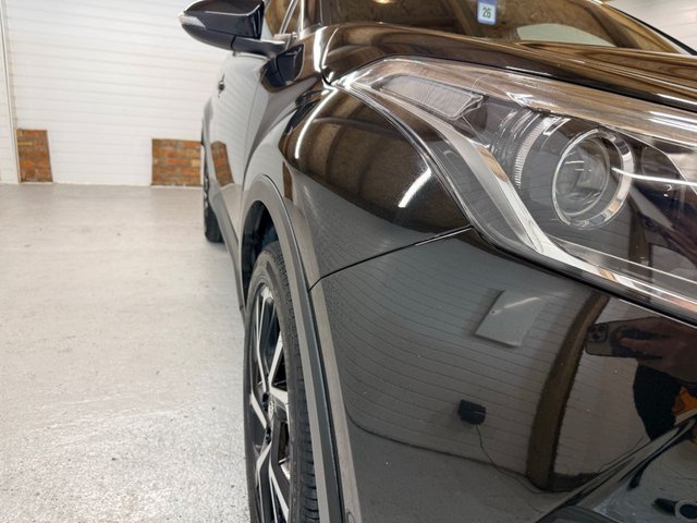 2019 TOYOTA C-HR 1.2 VVT-i Design SUV 5dr Petrol Manual Euro 6 (s/s) (116 ps) - Photo 3