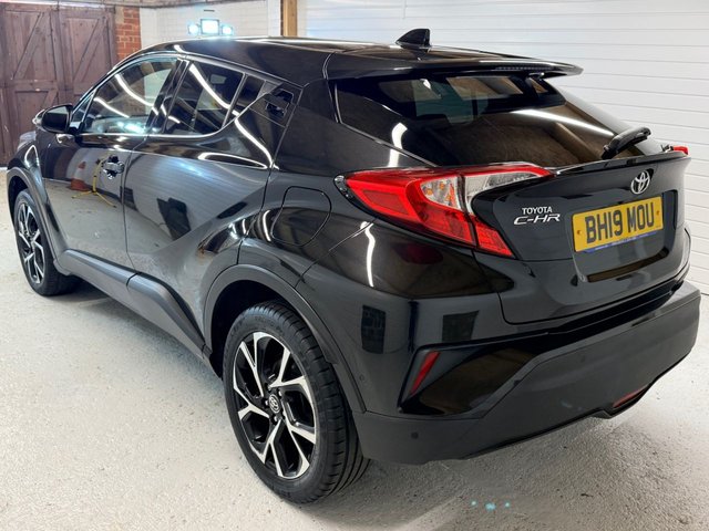 2019 TOYOTA C-HR 1.2 VVT-i Design SUV 5dr Petrol Manual Euro 6 (s/s) (116 ps) - Photo 6