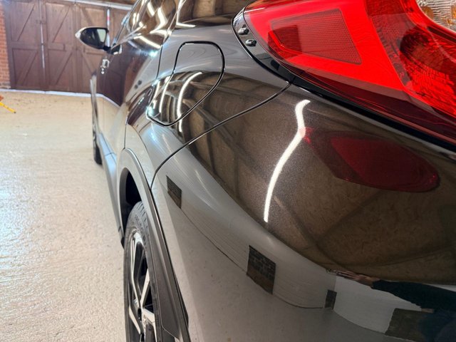 2019 TOYOTA C-HR 1.2 VVT-i Design SUV 5dr Petrol Manual Euro 6 (s/s) (116 ps) - Photo 7