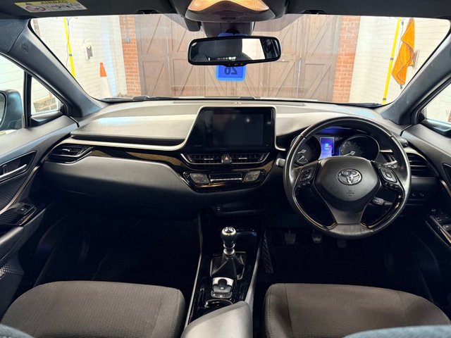 2019 TOYOTA C-HR 1.2 VVT-i Design SUV 5dr Petrol Manual Euro 6 (s/s) (116 ps) - Photo 11
