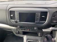 USED 2022 72 VAUXHALL VIVARO 2700 DYNAMIC L1 SWB 1.5TD 120PS High Specification Model With Air Con, Media Screen, Cruise Control, Parking Sensors, Twin Side Doors & Ply Lining!