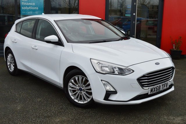 2018 FORD FOCUS 1.0T EcoBoost Titanium Hatchback 5dr Petrol Manual Euro 6 (s/s) (125 ps) - Photo 2