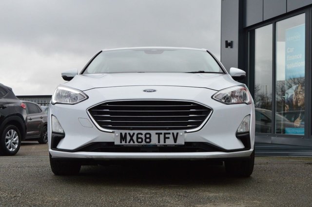 2018 FORD FOCUS 1.0T EcoBoost Titanium Hatchback 5dr Petrol Manual Euro 6 (s/s) (125 ps) - Photo 3