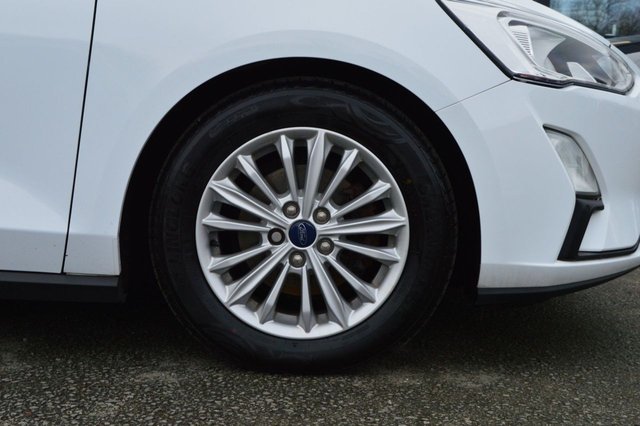 2018 FORD FOCUS 1.0T EcoBoost Titanium Hatchback 5dr Petrol Manual Euro 6 (s/s) (125 ps) - Photo 9