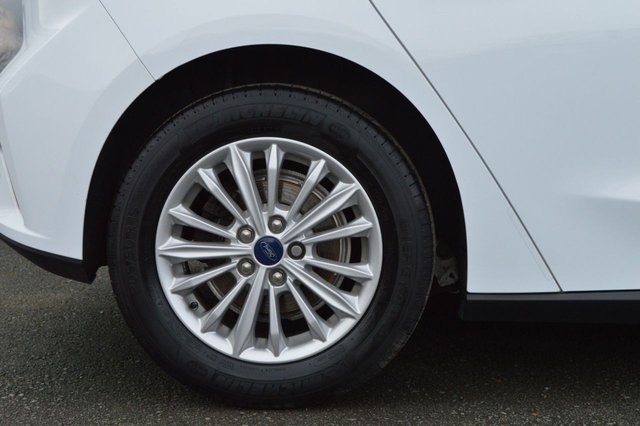 2018 FORD FOCUS 1.0T EcoBoost Titanium Hatchback 5dr Petrol Manual Euro 6 (s/s) (125 ps) - Photo 10
