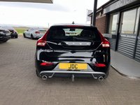 USED 2018 18 VOLVO V40 2.0 D2 R-Design Hatchback 5dr Diesel Manual Euro 6 (s/s) (120 ps) 