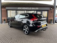 USED 2018 18 VOLVO V40 2.0 D2 R-Design Hatchback 5dr Diesel Manual Euro 6 (s/s) (120 ps) 